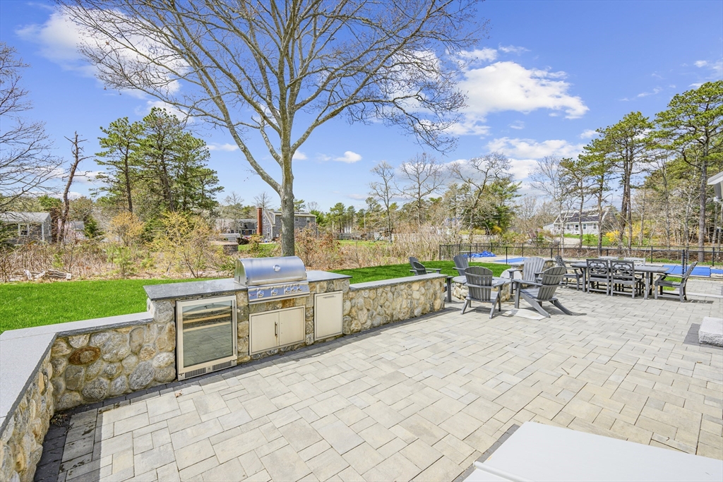 2 W Crossfield Rd