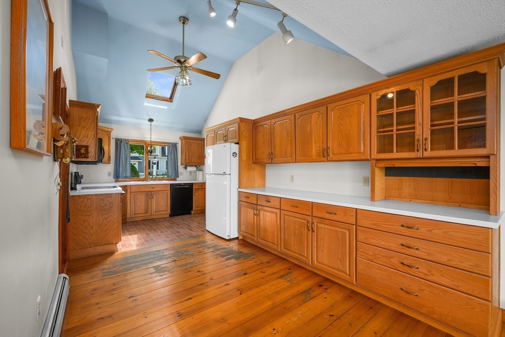 56 English St