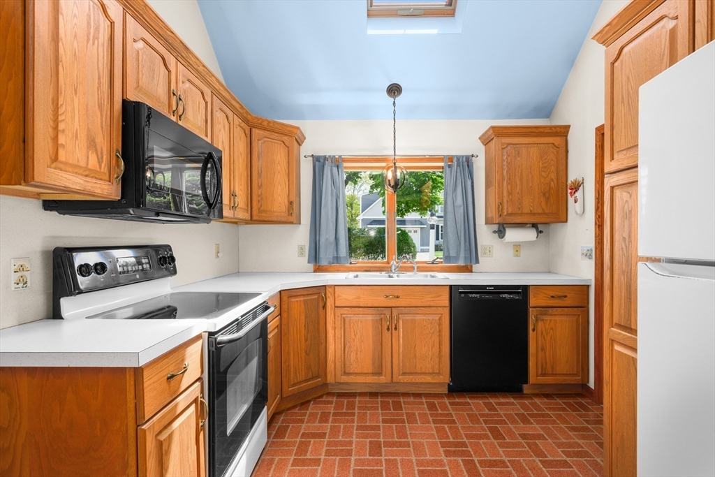 56 English St