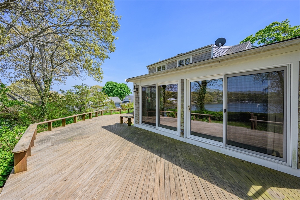 56 English St