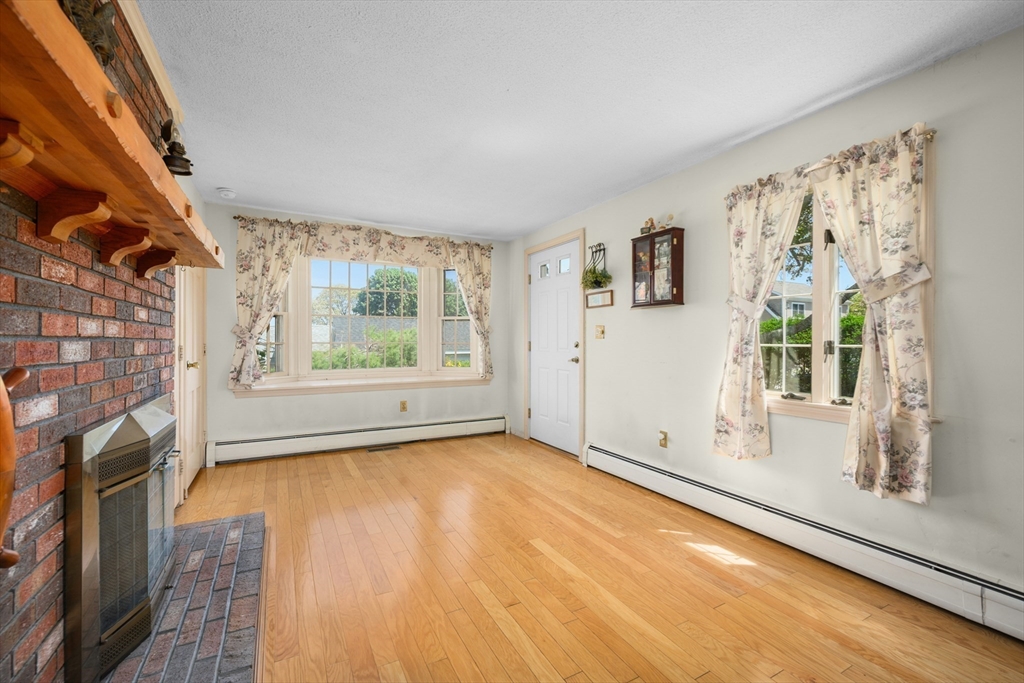 56 English St