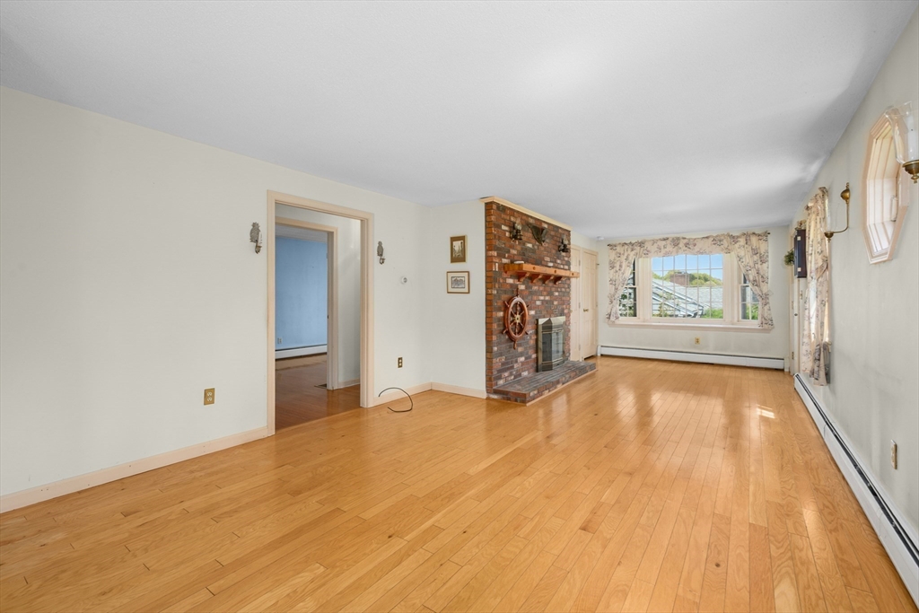 56 English St