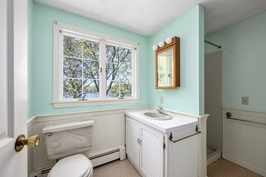 56 English St