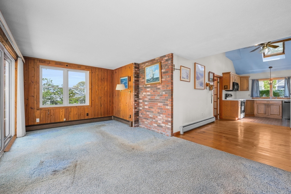 56 English St