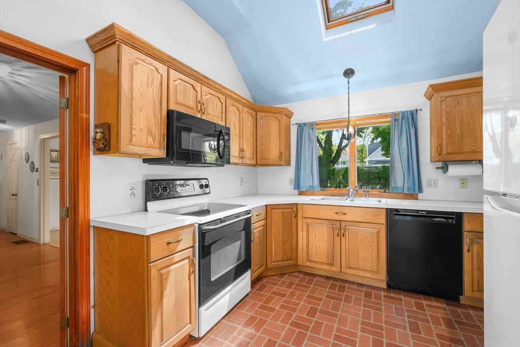 56 English St