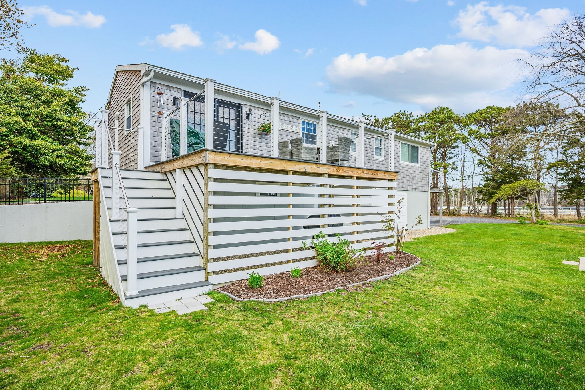 75 Meadowbrook Rd