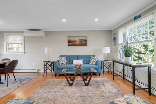 75 Meadowbrook Rd