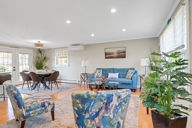 75 Meadowbrook Rd