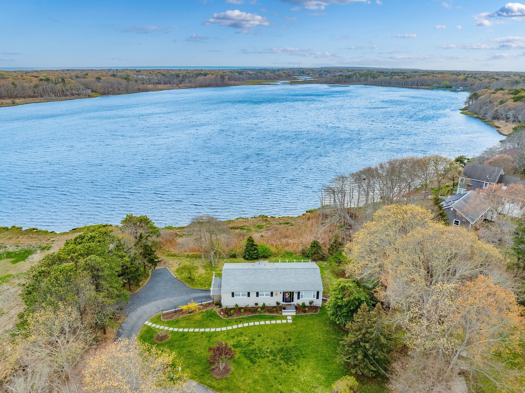 75 Meadowbrook Rd
