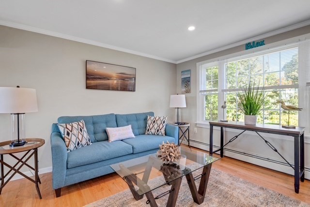 75 Meadowbrook Rd