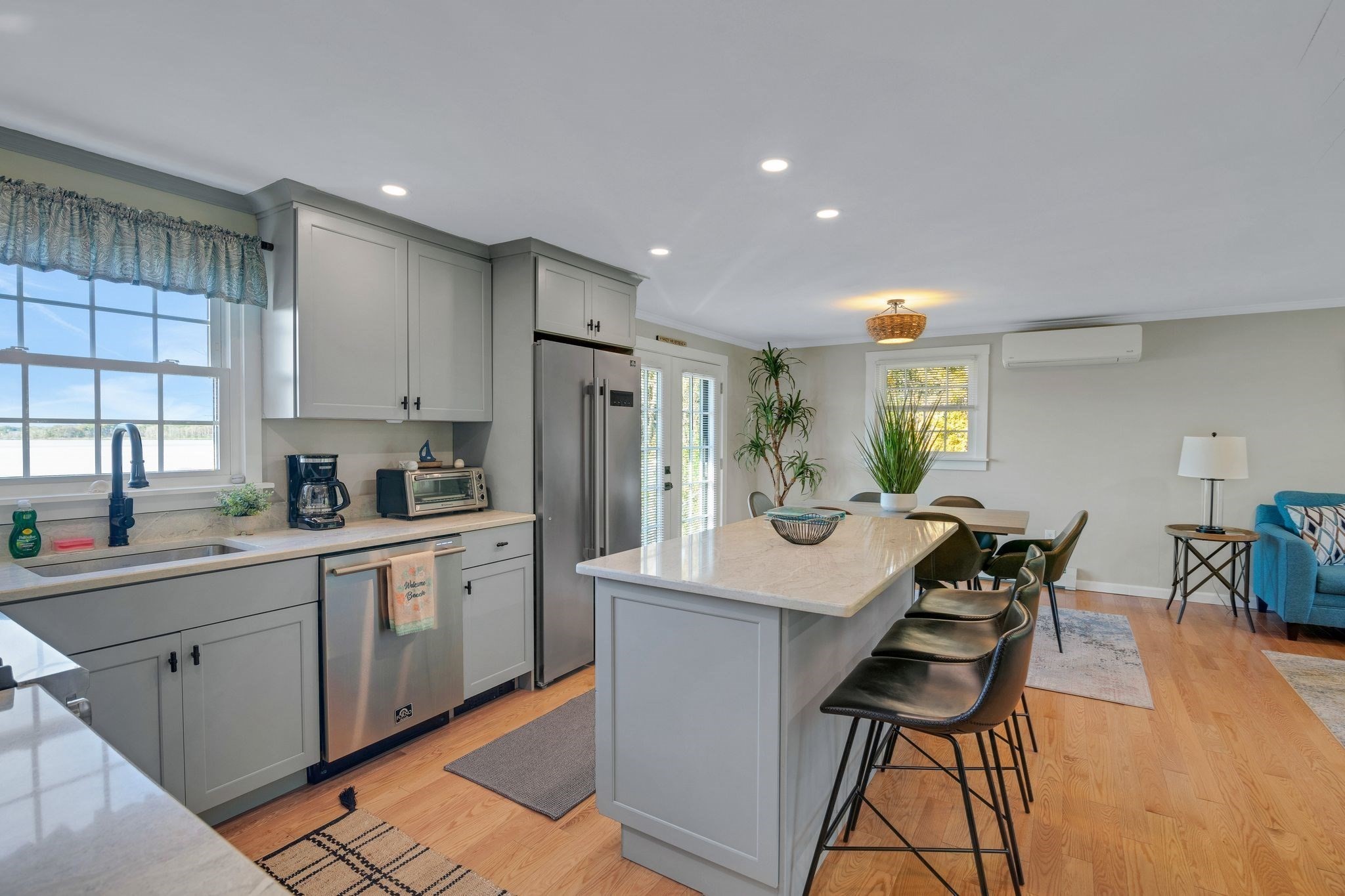 75 Meadowbrook Rd