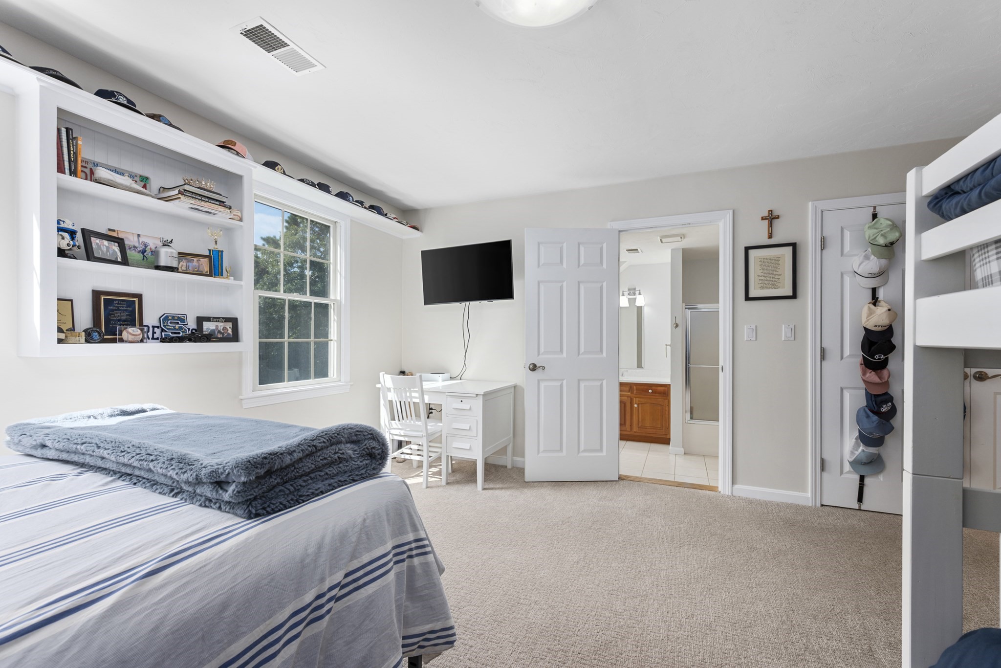 2 Jillson Way
