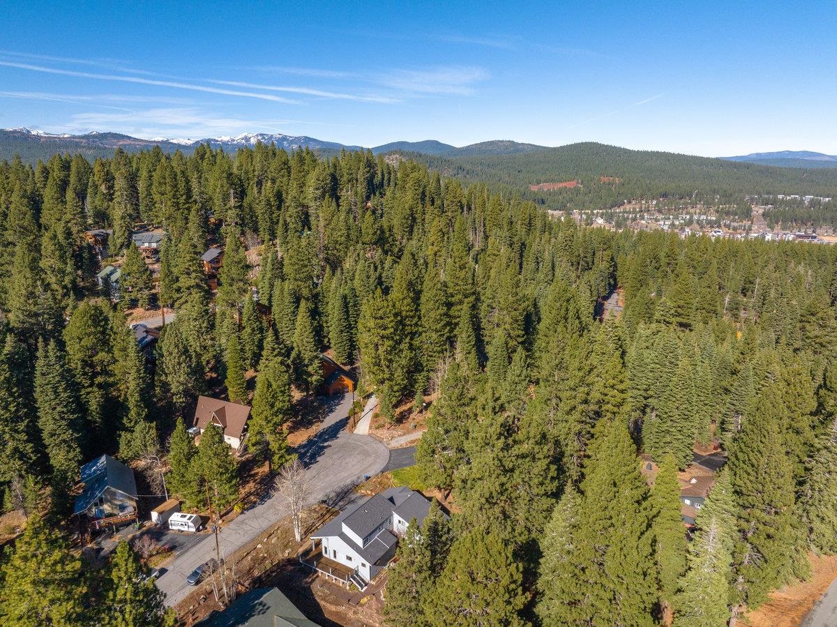 10832 Snowflower Court