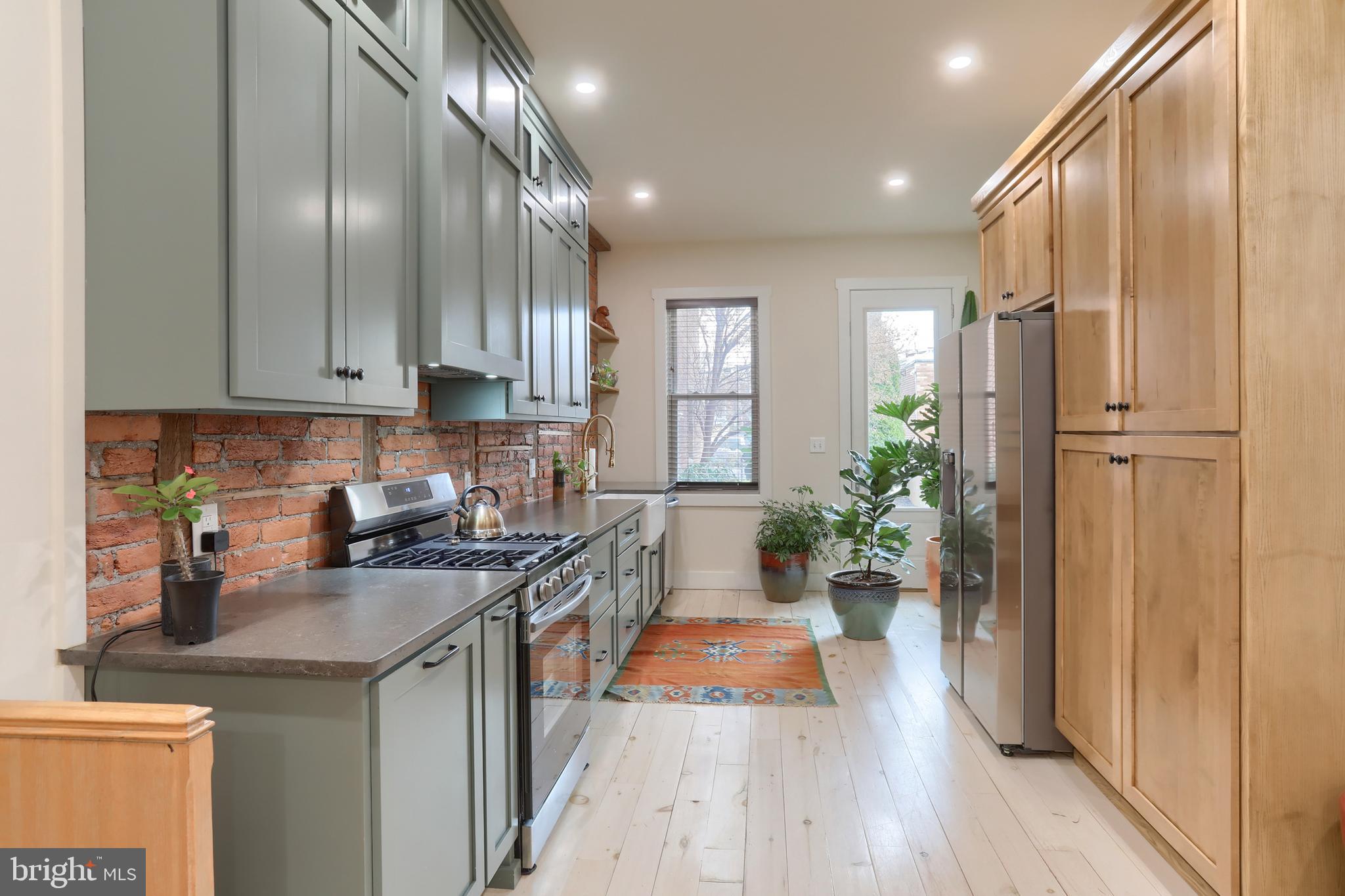 140 S 8TH STREET