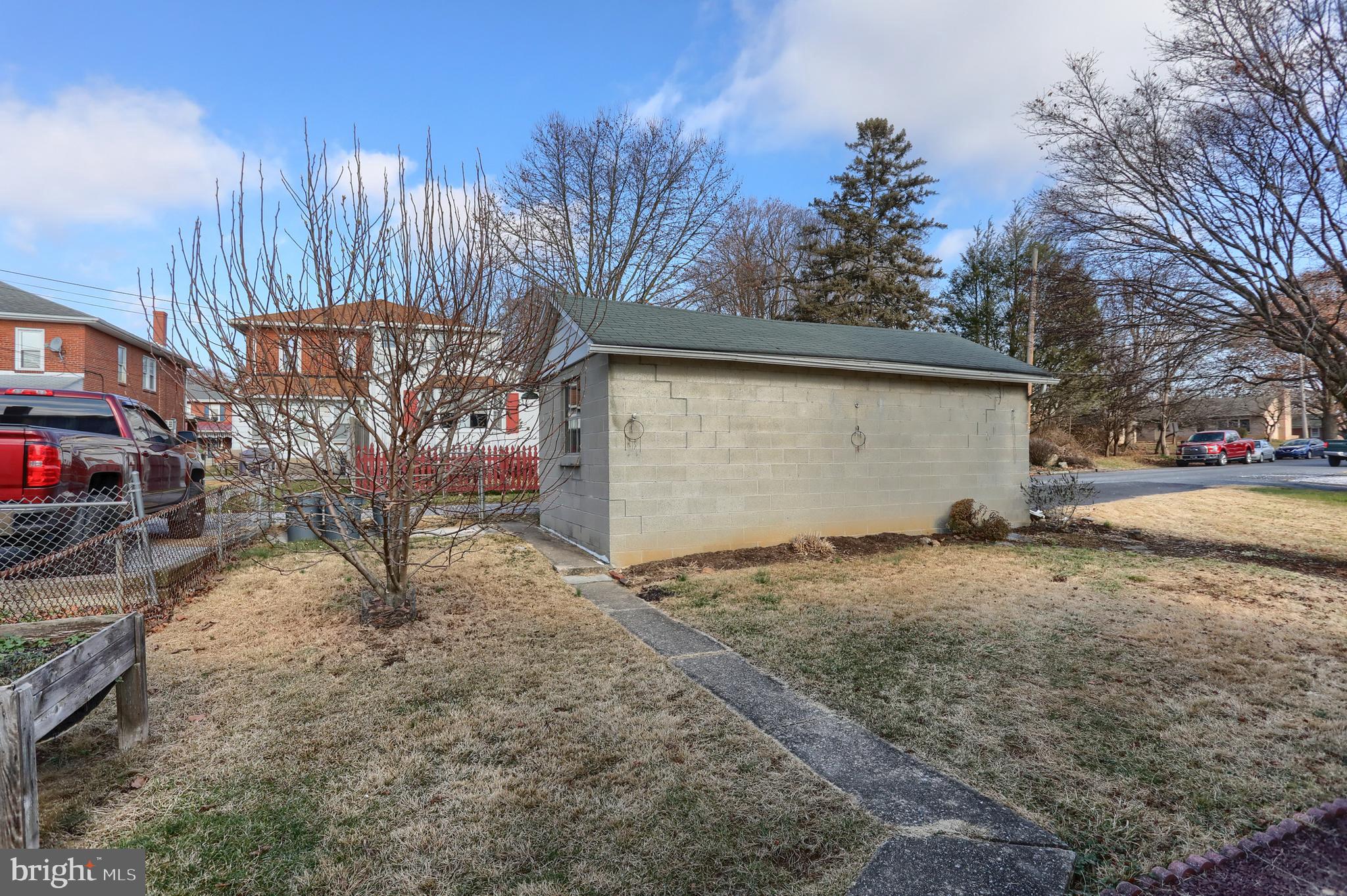25 E PERSHING AVENUE
