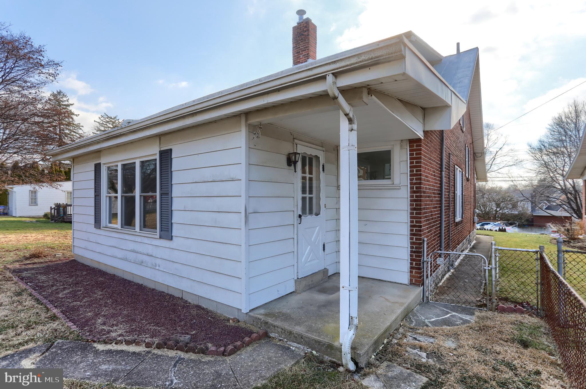 25 E PERSHING AVENUE