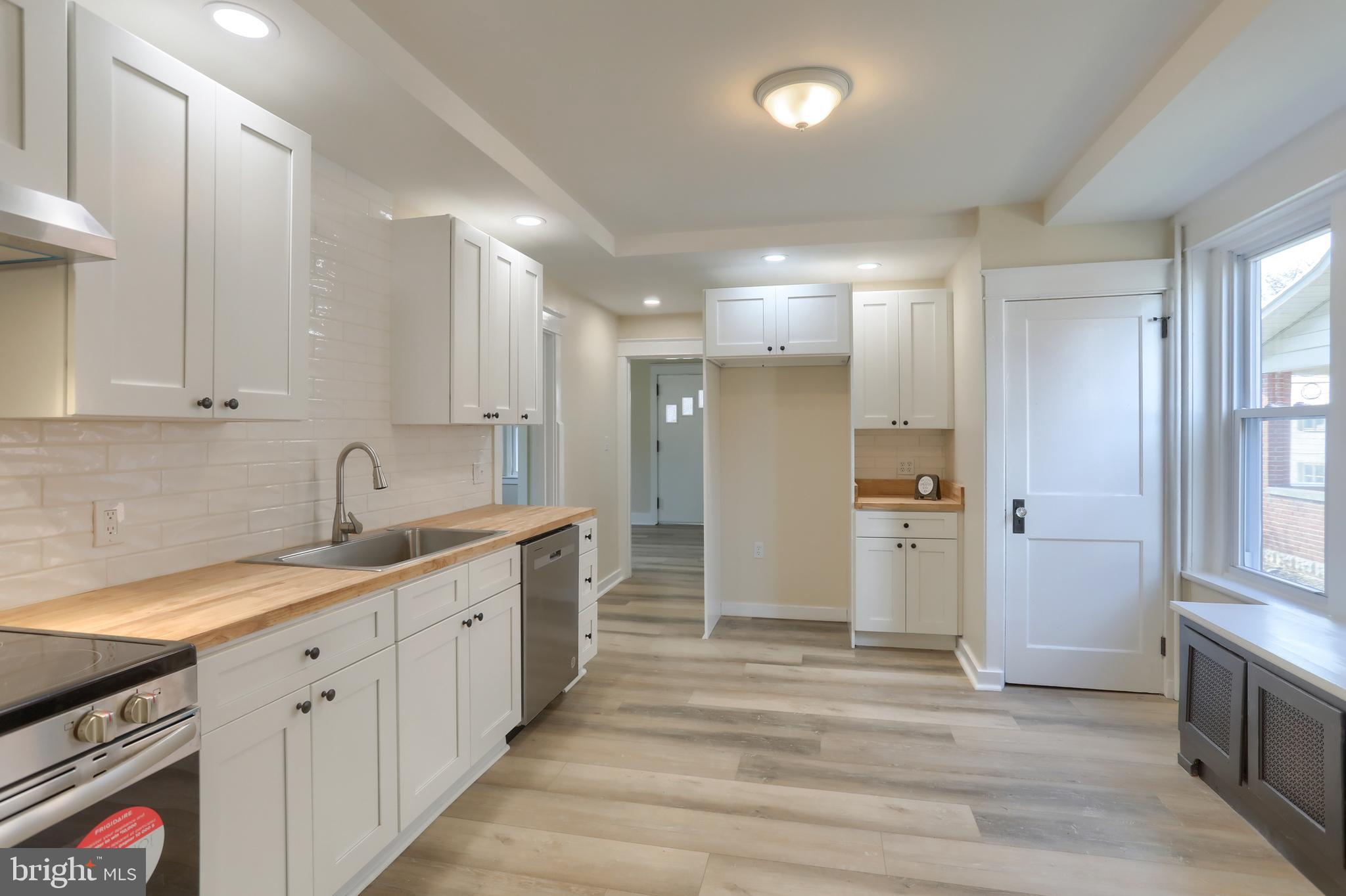 25 E PERSHING AVENUE
