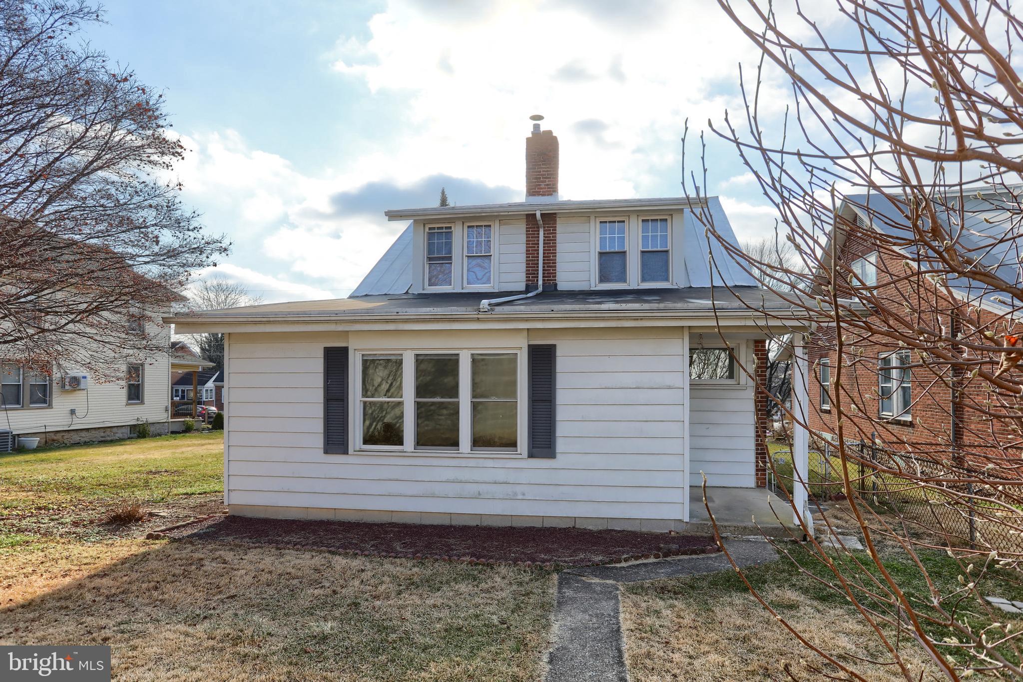 25 E PERSHING AVENUE