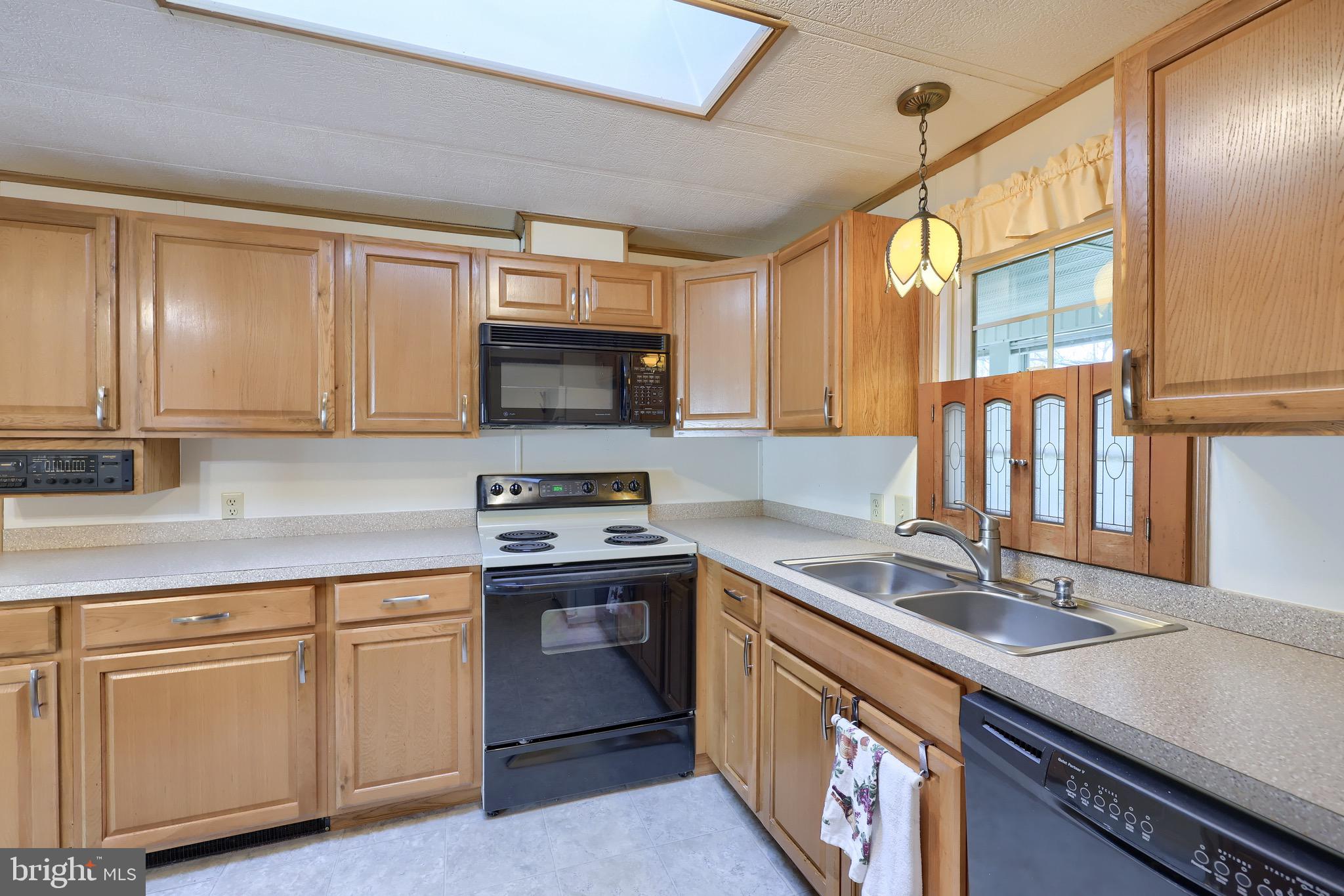 419 MAPLE AVENUE