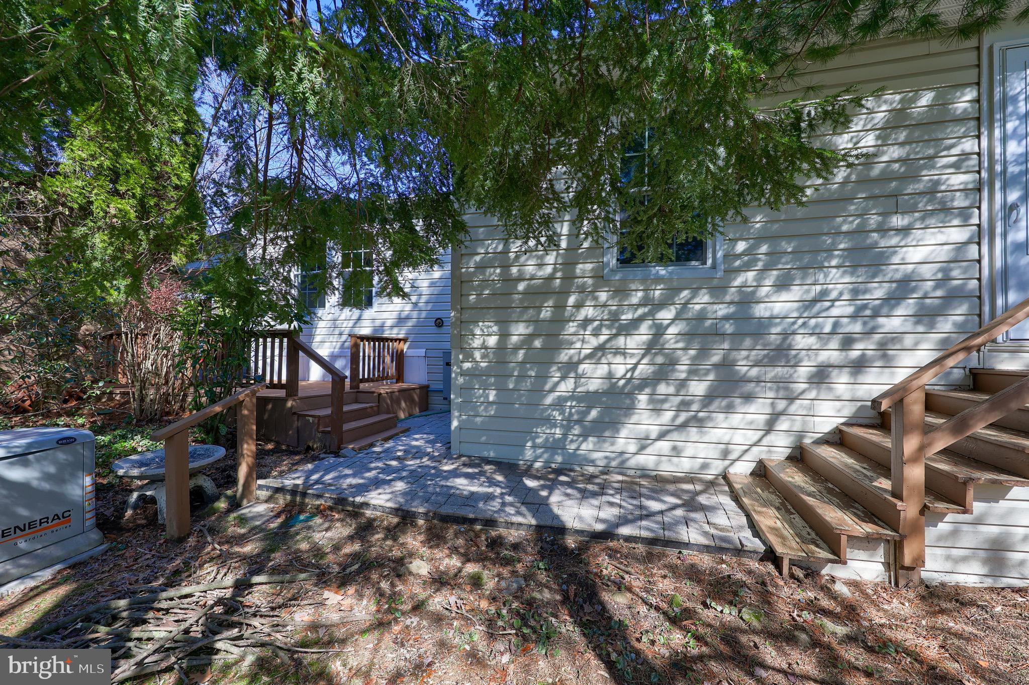 419 MAPLE AVENUE