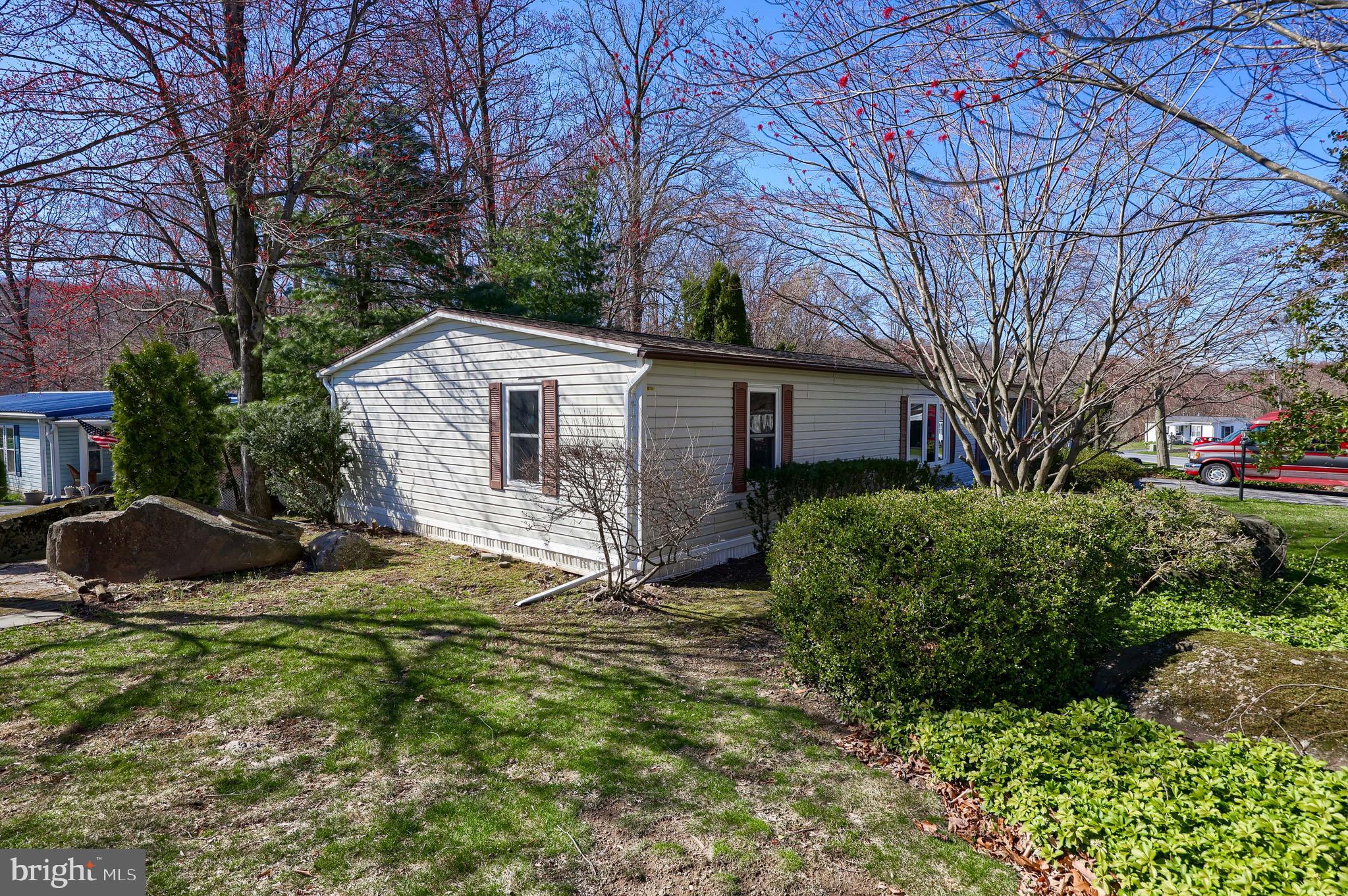 419 MAPLE AVENUE