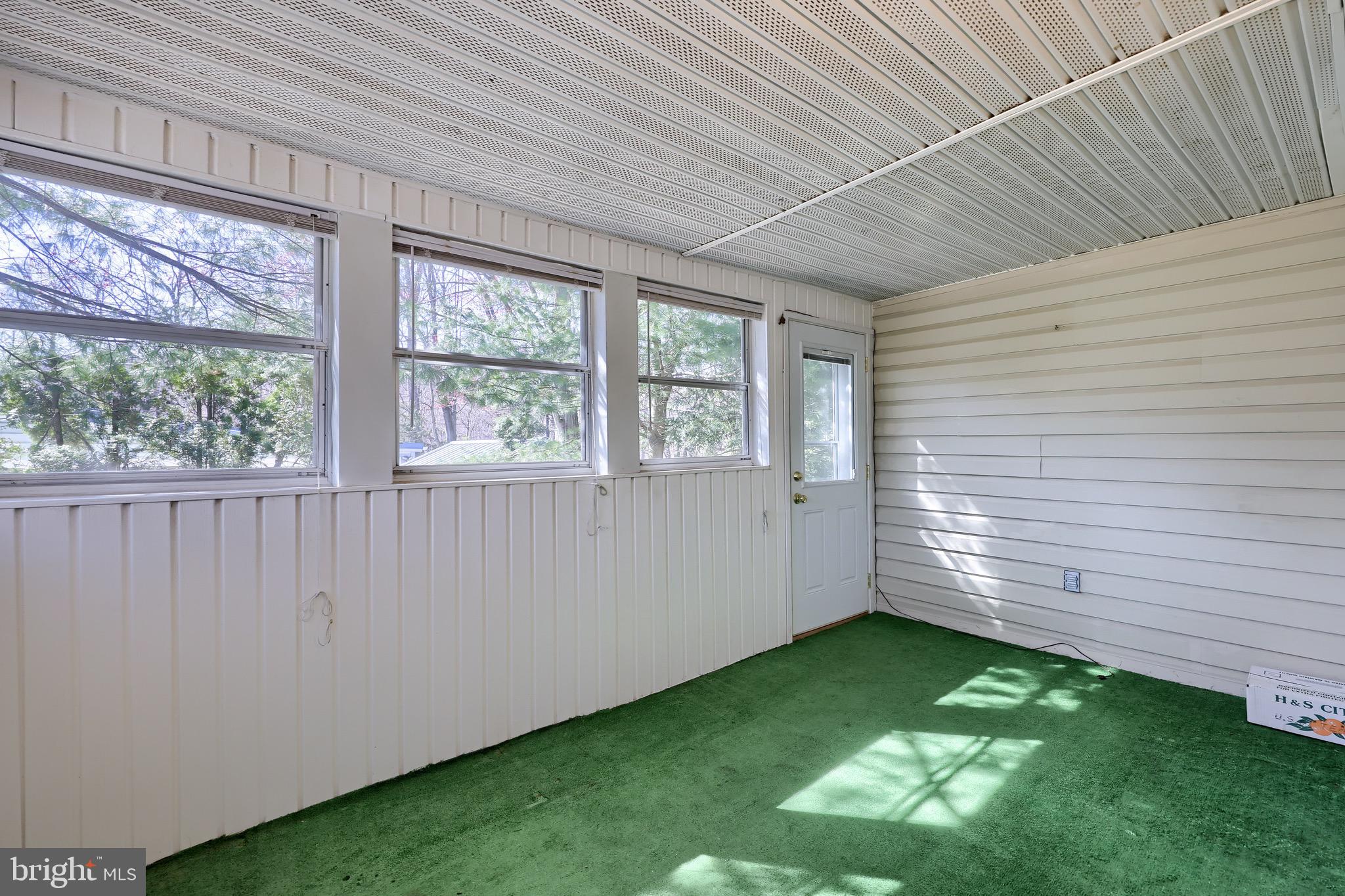 419 MAPLE AVENUE