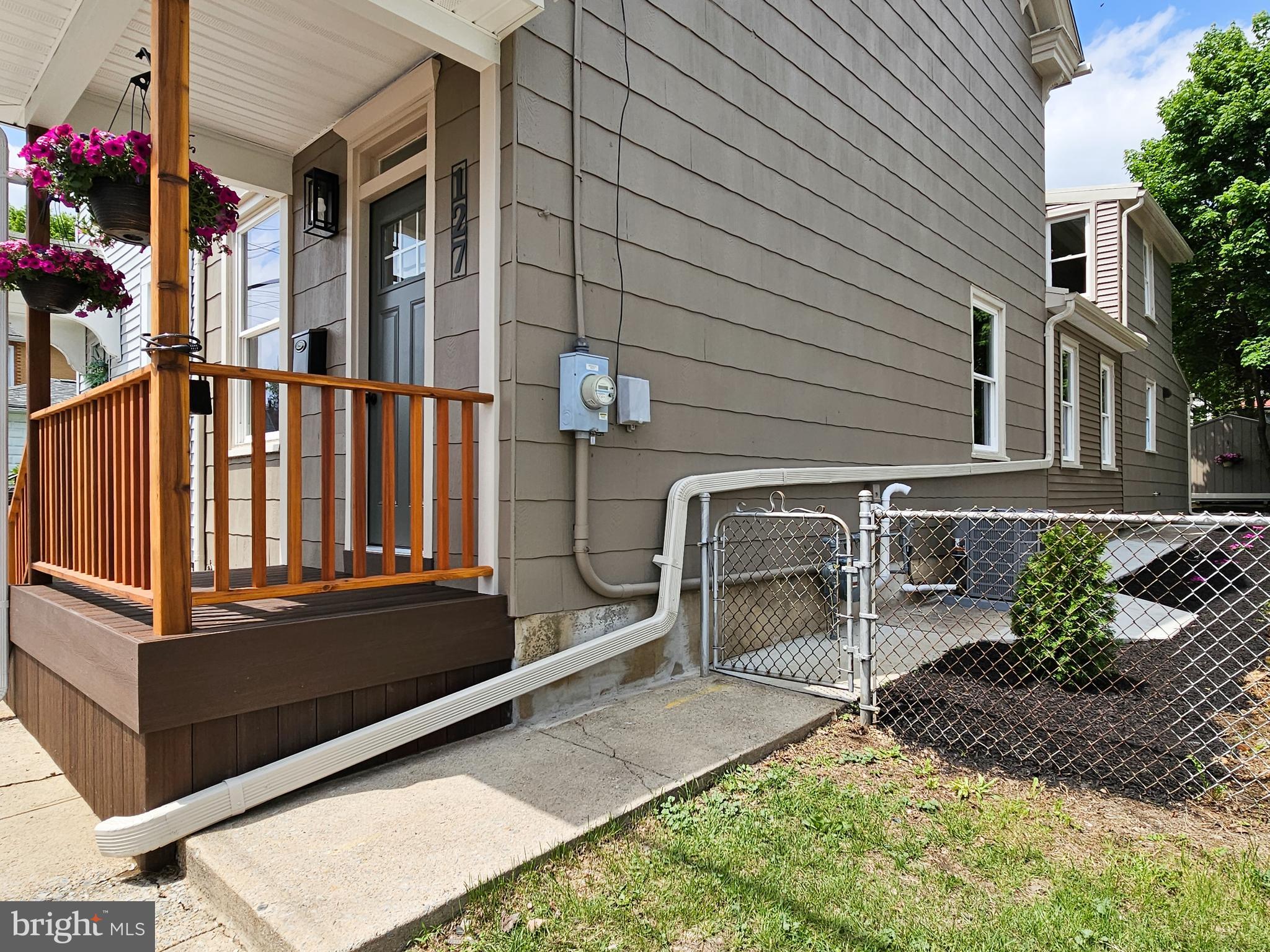 127 LOCUST STREET