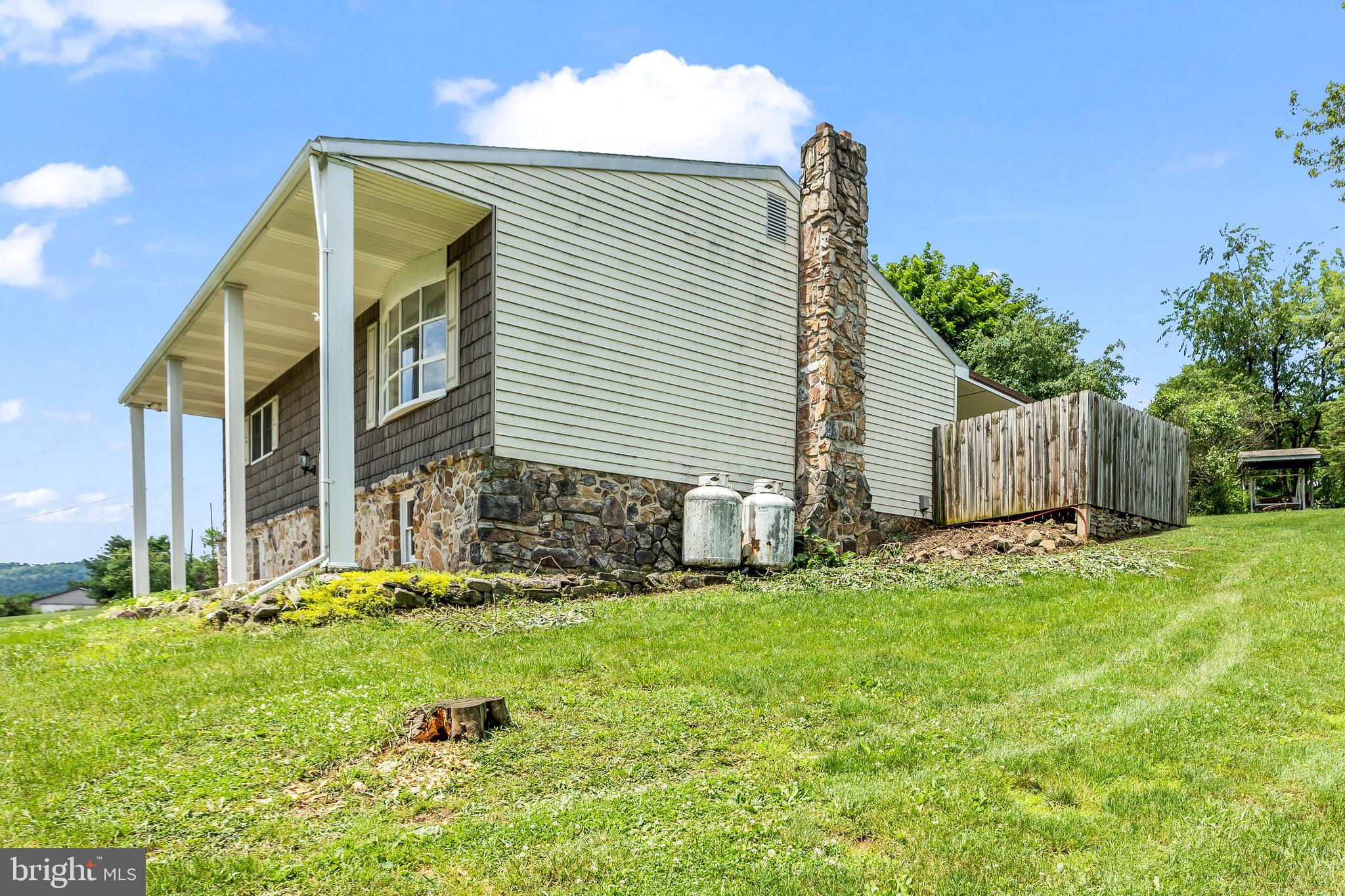 913 PINE GROVE ROAD