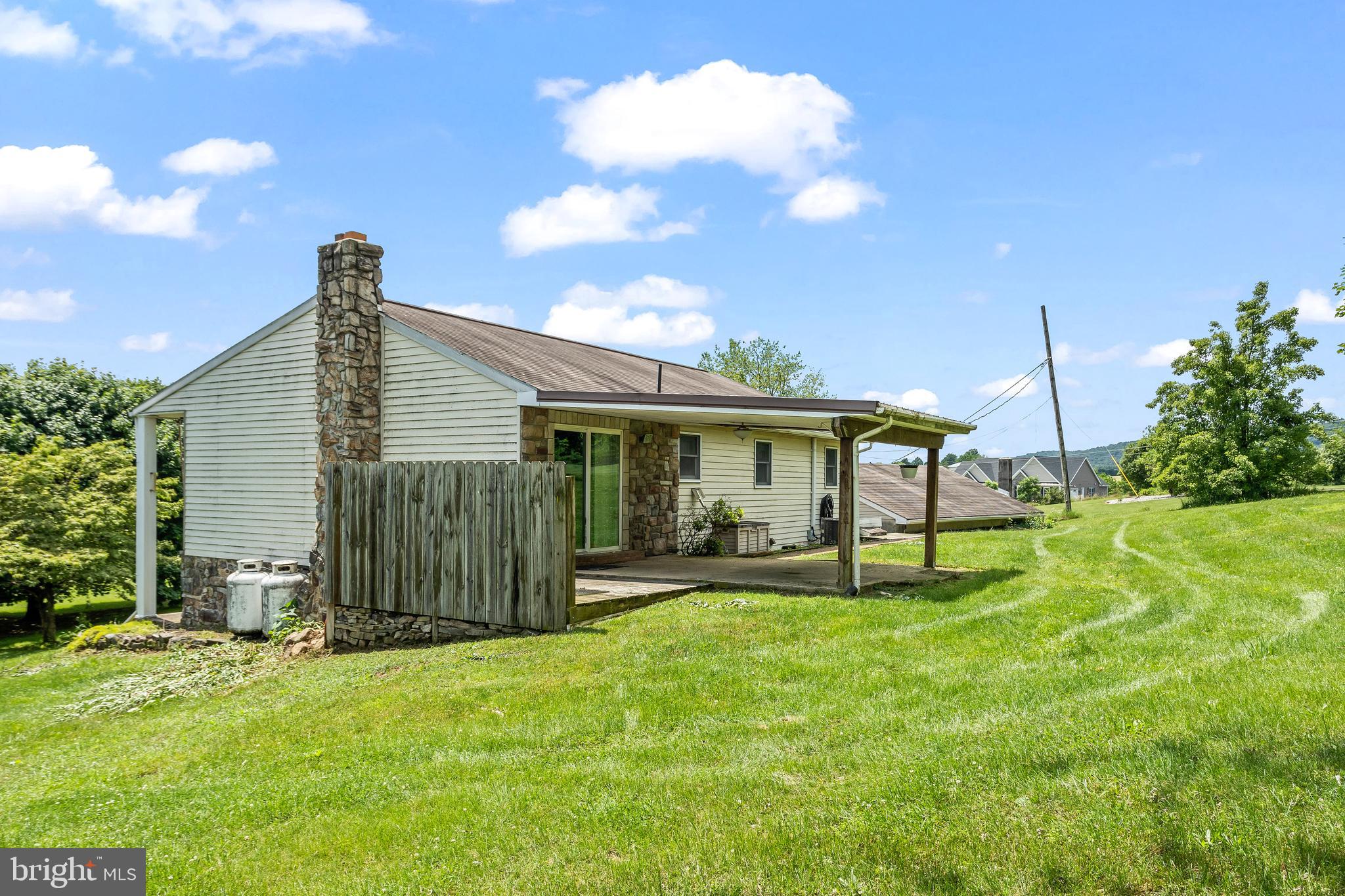 913 PINE GROVE ROAD
