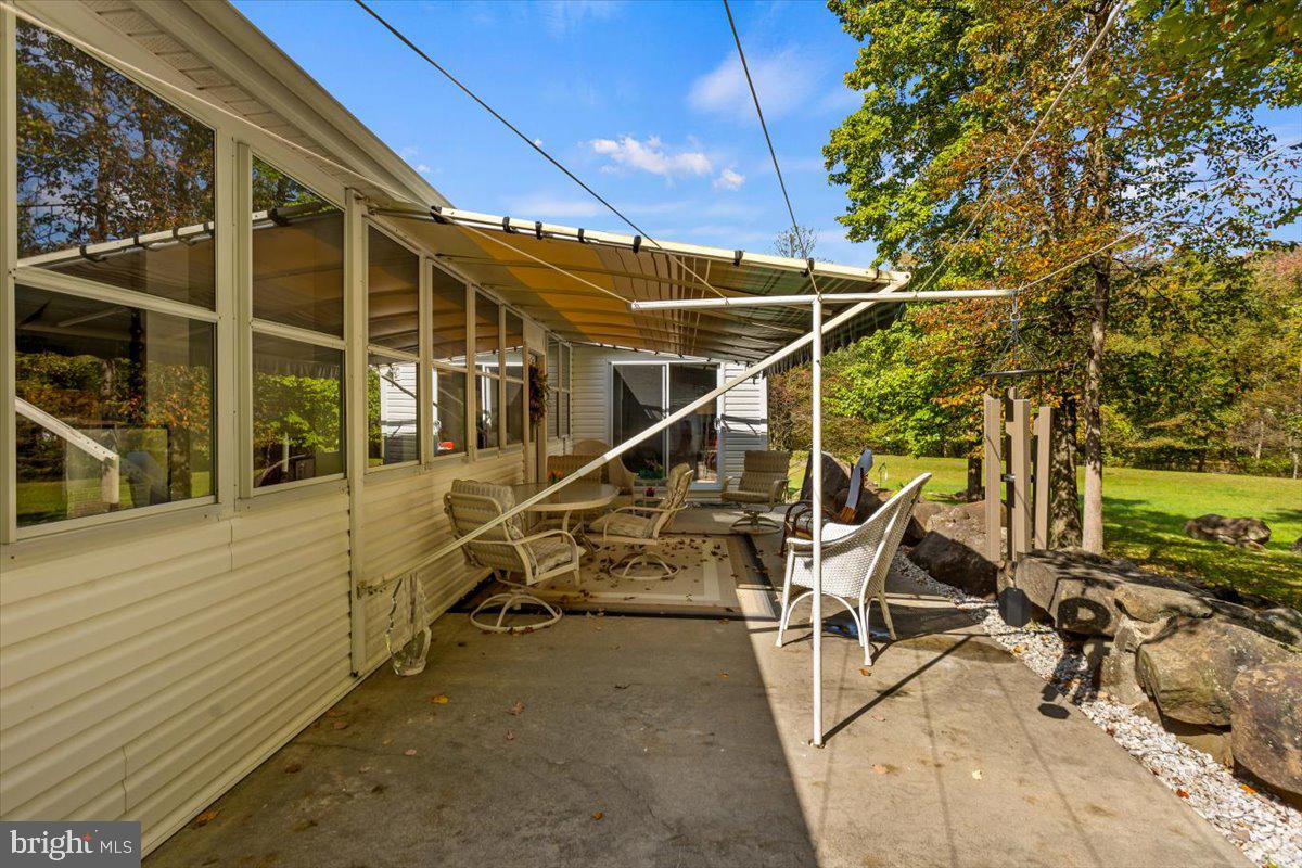 1054 HEMLOCK CIRCLE