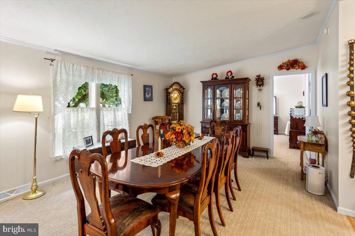1054 HEMLOCK CIRCLE