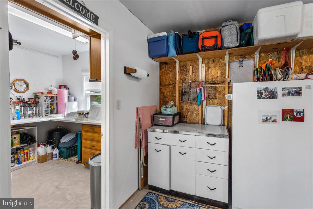 1054 HEMLOCK CIRCLE