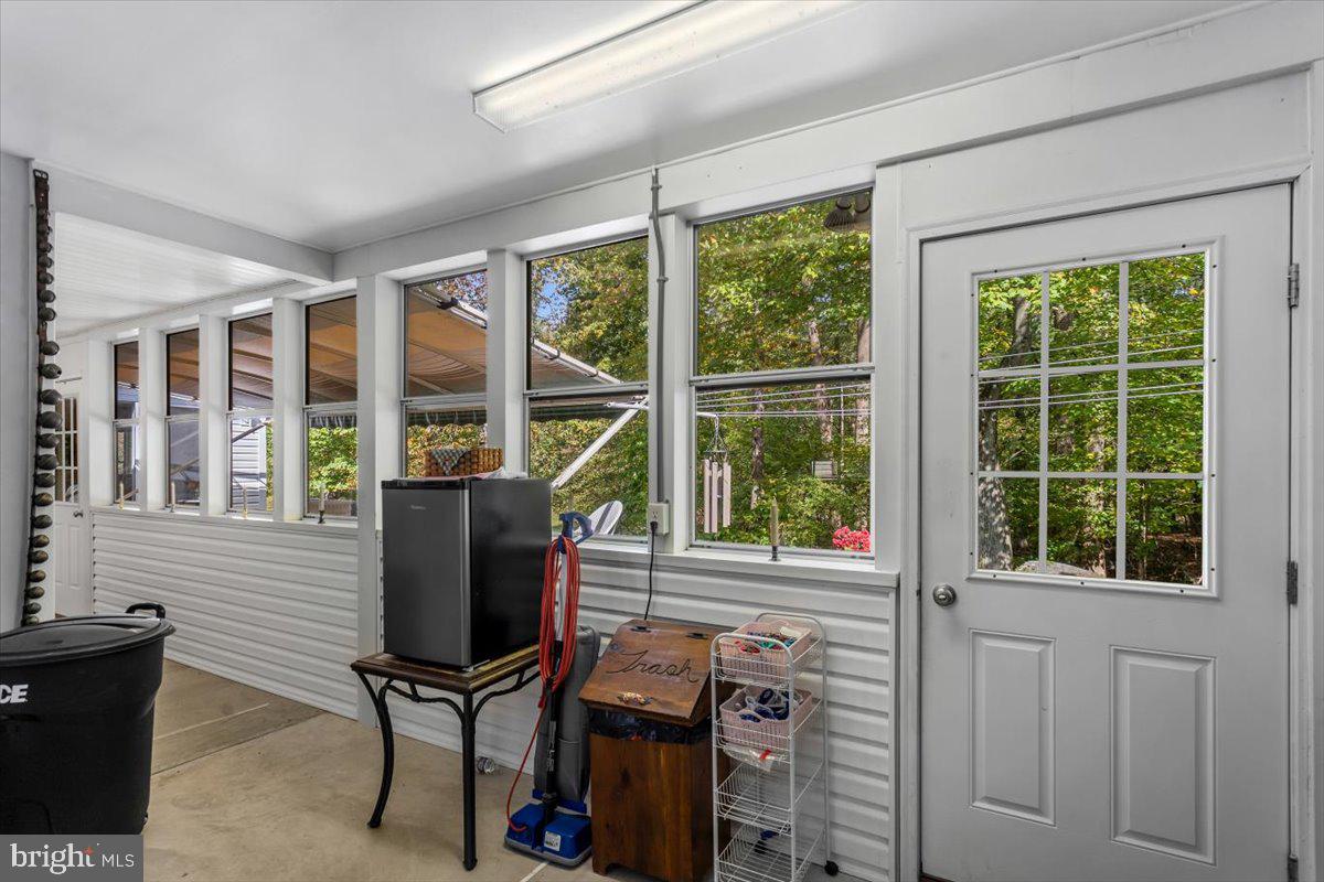 1054 HEMLOCK CIRCLE