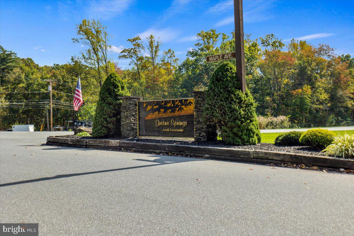 1054 HEMLOCK CIRCLE
