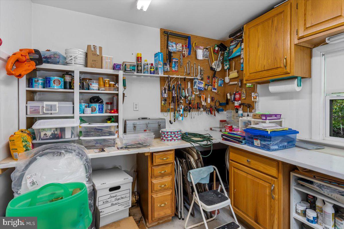 1054 HEMLOCK CIRCLE
