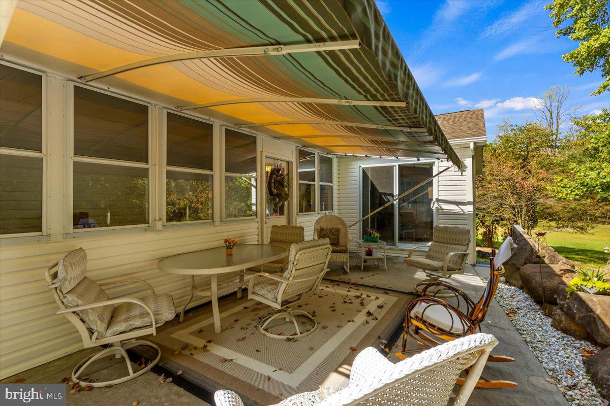 1054 HEMLOCK CIRCLE