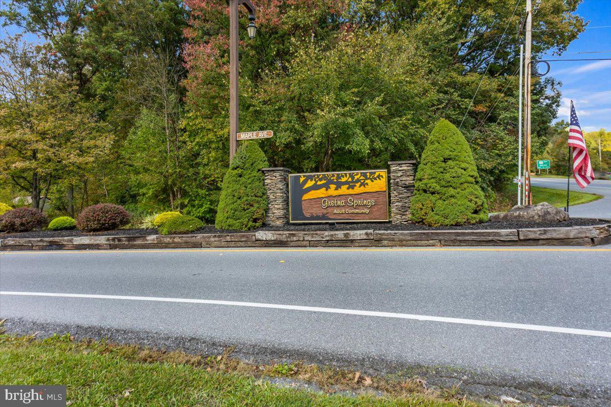 1054 HEMLOCK CIRCLE