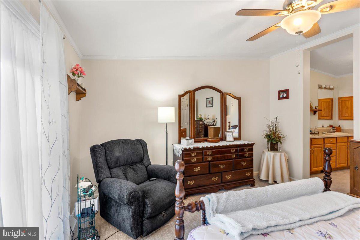 1054 HEMLOCK CIRCLE