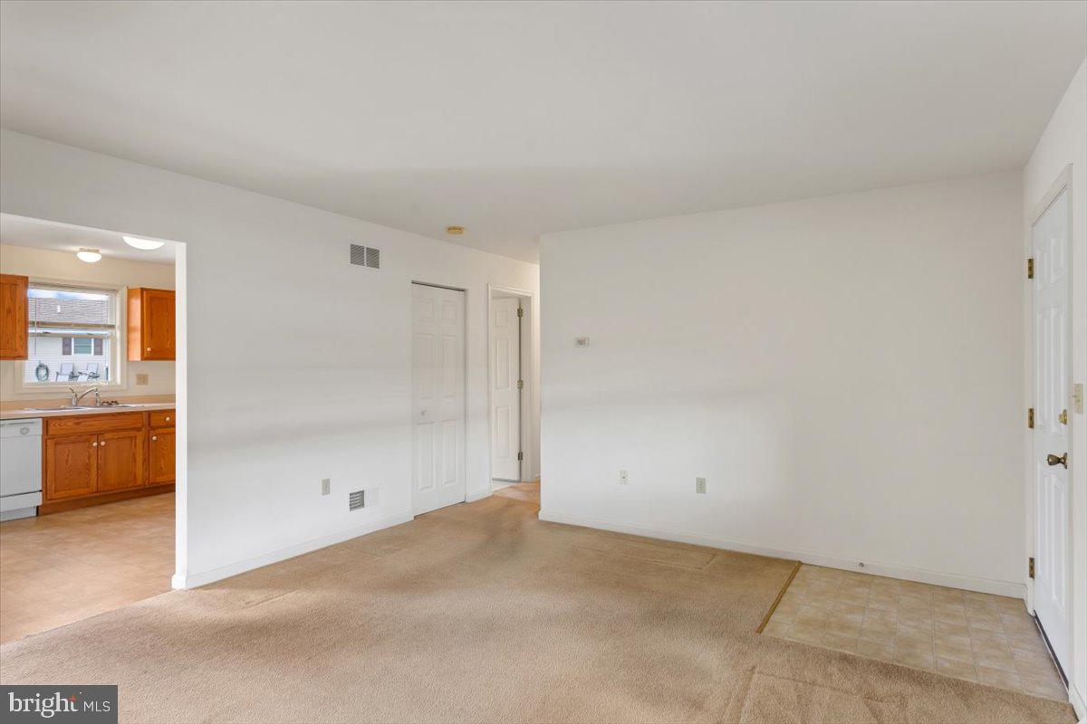 104 EDGEMONT LANE