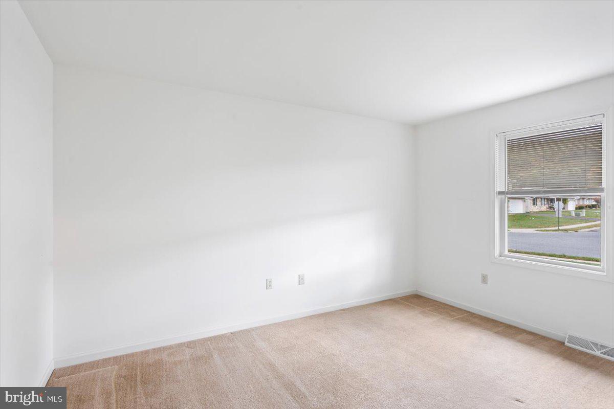 104 EDGEMONT LANE