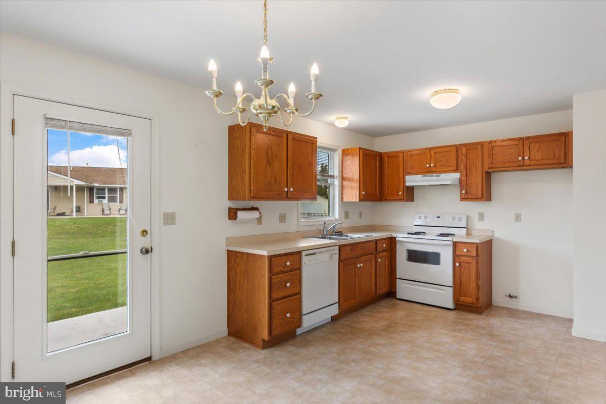 104 EDGEMONT LANE