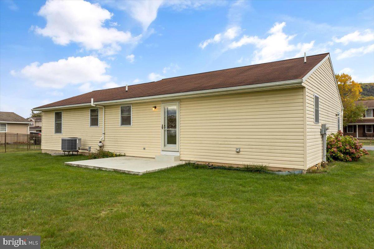 104 EDGEMONT LANE