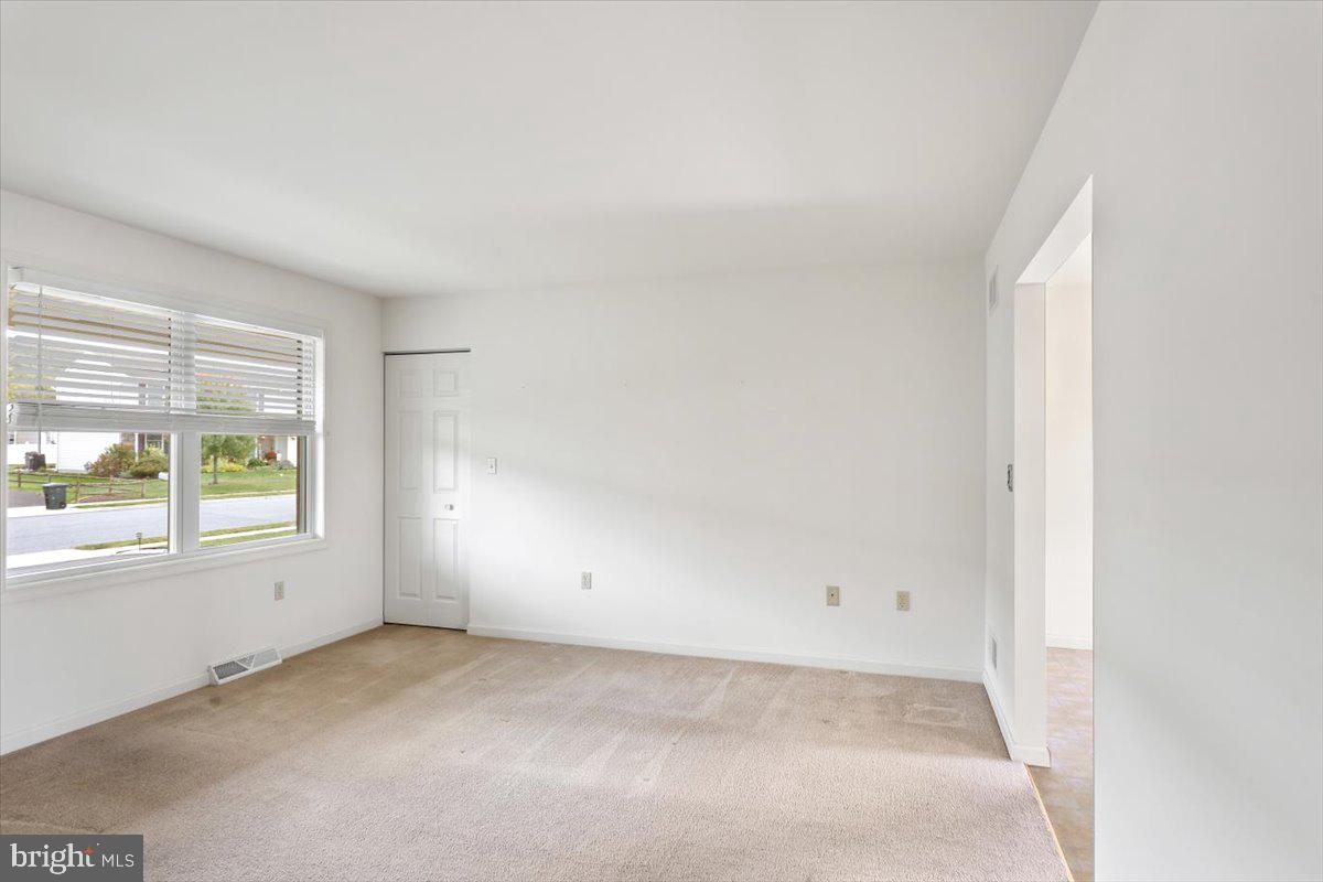 104 EDGEMONT LANE