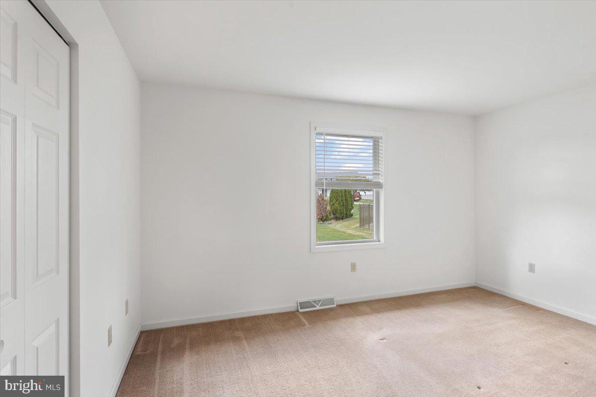 104 EDGEMONT LANE