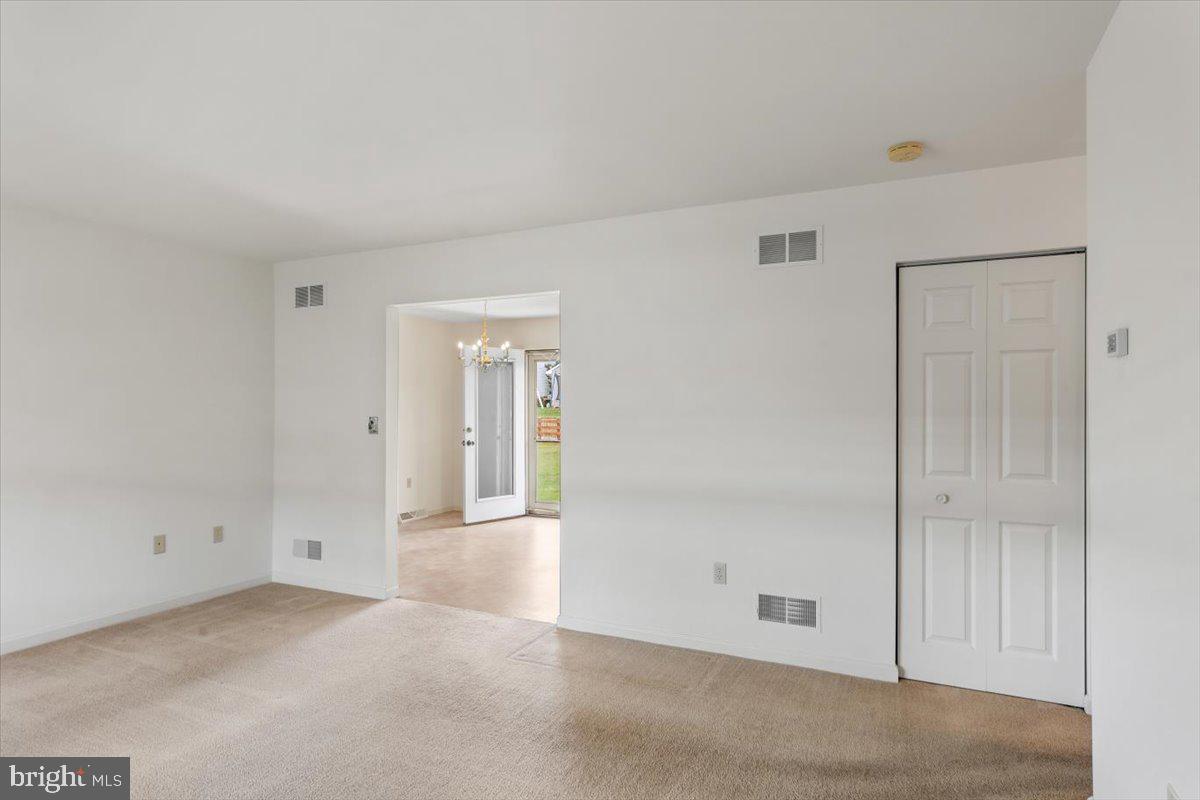 104 EDGEMONT LANE