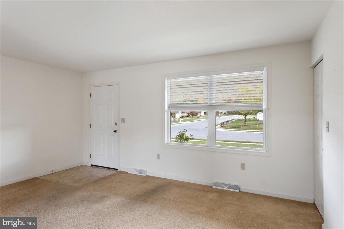 104 EDGEMONT LANE