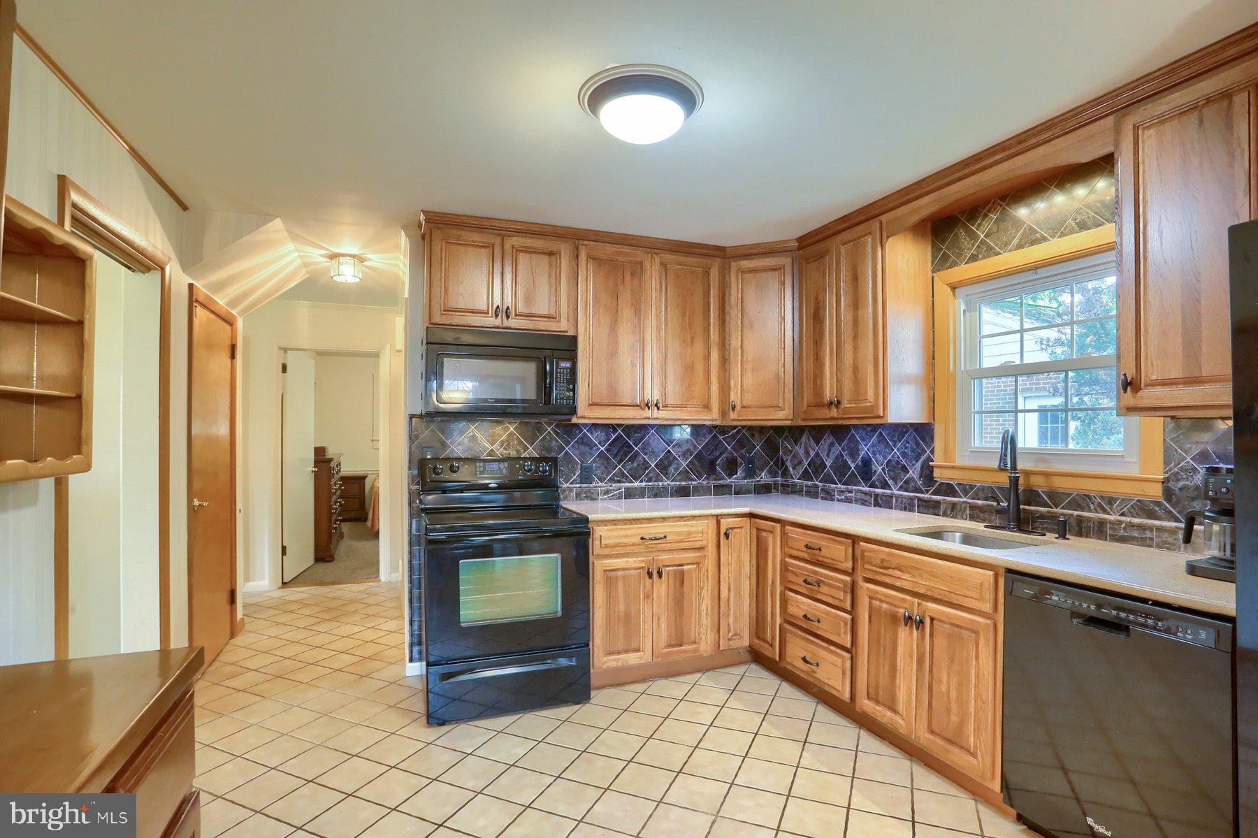 621 E WALNUT STREET