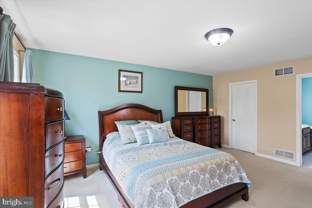 165 ORCHARD HILL DRIVE