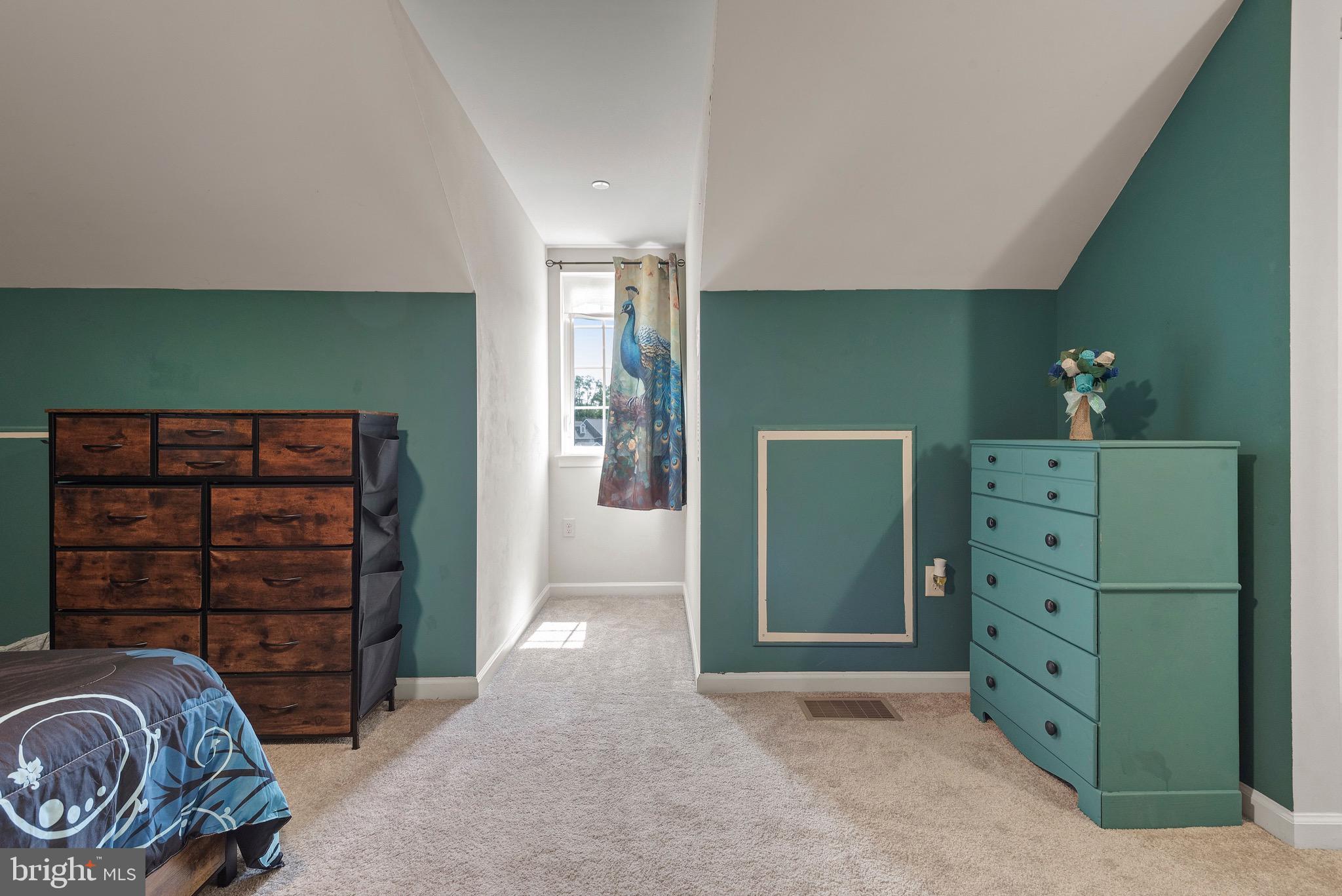 427 SPRINGWOOD DRIVE
