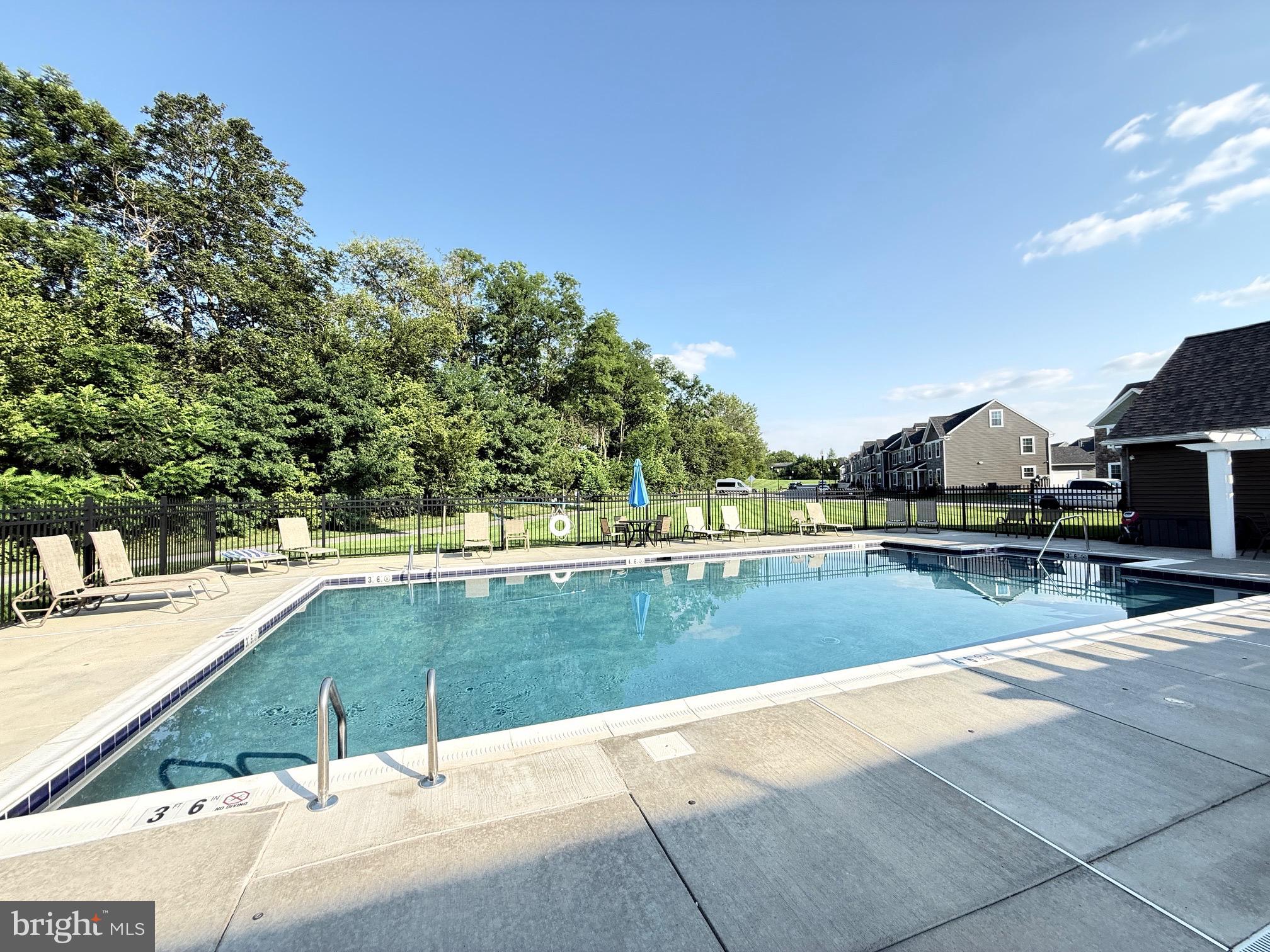 427 SPRINGWOOD DRIVE